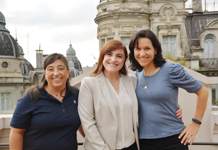Dra. Cecilia Zerbo, Dra. Nilda Vidal (IRAM) y Mg. Mariela Zanazzi en apertura de actividades