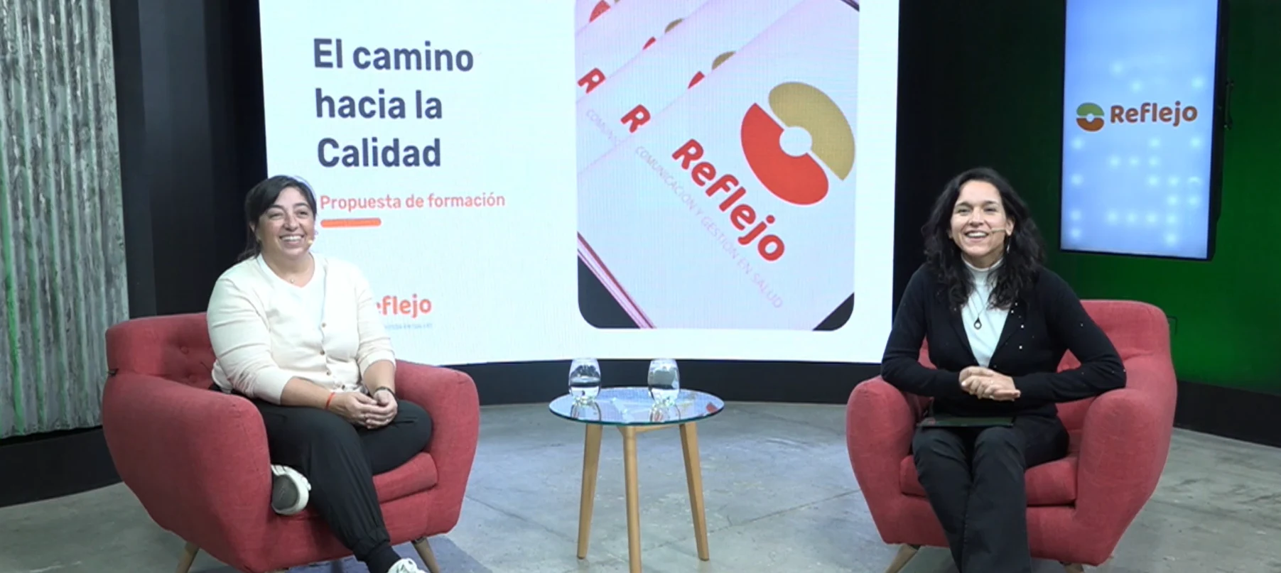 Cecilia Zerbo y Mariela Zanazzi en el estudio de grabación de Núcleo Reflejo: El camino hacia la Calidad